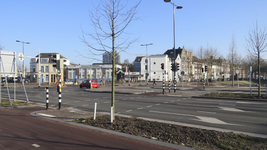 907434 Gezicht op het heringerichte verkeersplein Paardenveld te Utrecht, vanaf de Daalsesingel, met links de ...